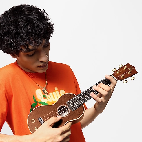 Esporte e Estilo de Vida Estilo de Vida e Vivienne Dolls Ukulele | Louis Vuitton ® (Zoom no Produto)