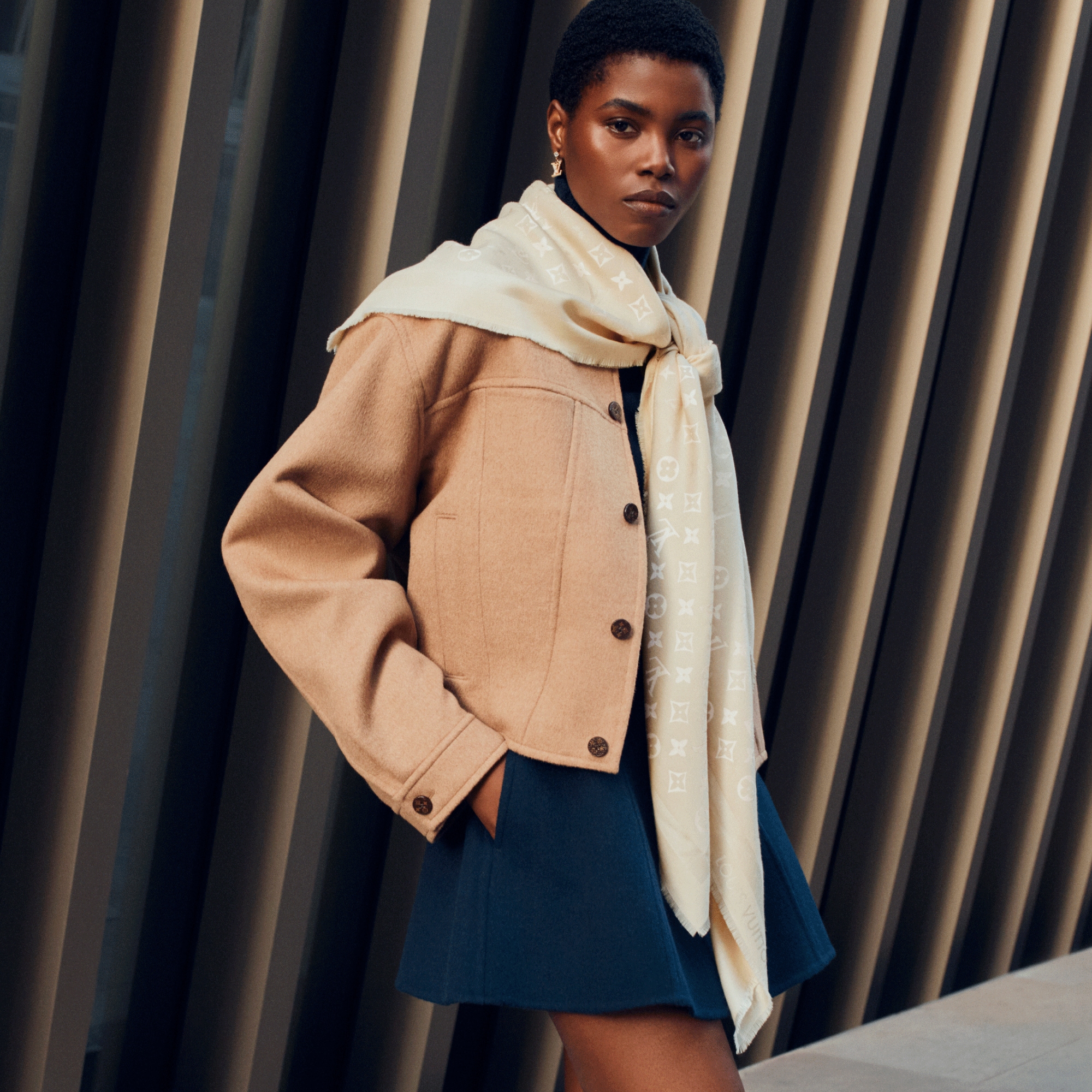 S00 Acessórios Xales e Echarpes Xale Monogram Classic | Louis Vuitton ® (Zoom no Produto)